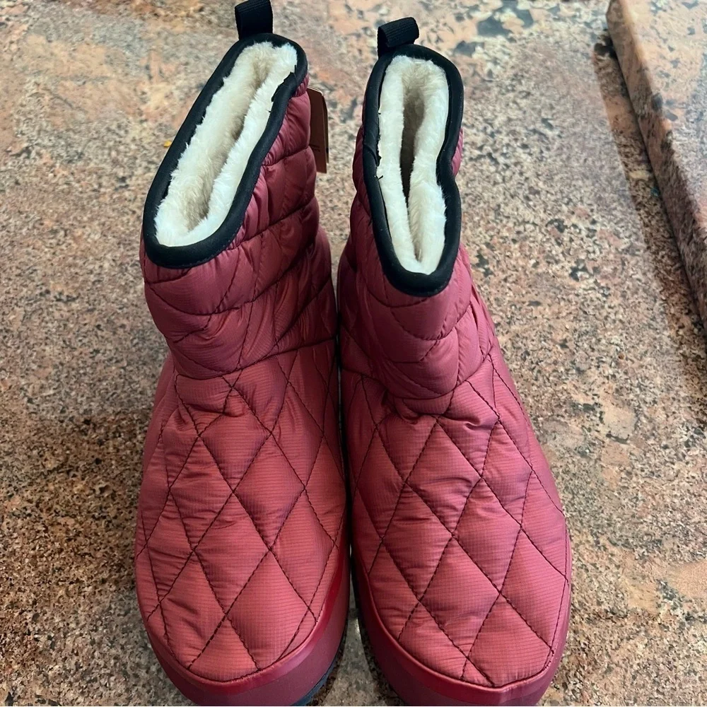 Kamik Quilted Red Slipper Boots